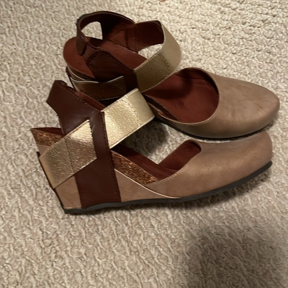 Like new - Picture 2 of 3